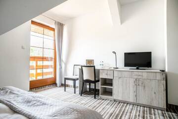 Фото номера Двухместный номер с 1 кроватью Отель Hotel przy Dworze Spa &amp; Wellness г. Лесьна-Подляска 2